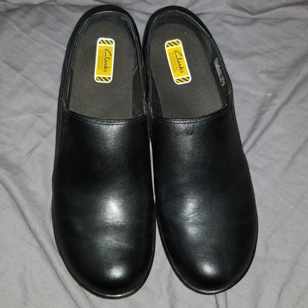 Black Clark non slip clog style shoes